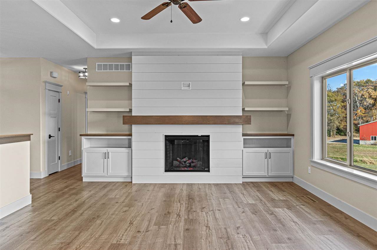 2357 Oak Ln Court SW Iowa City IA 52240