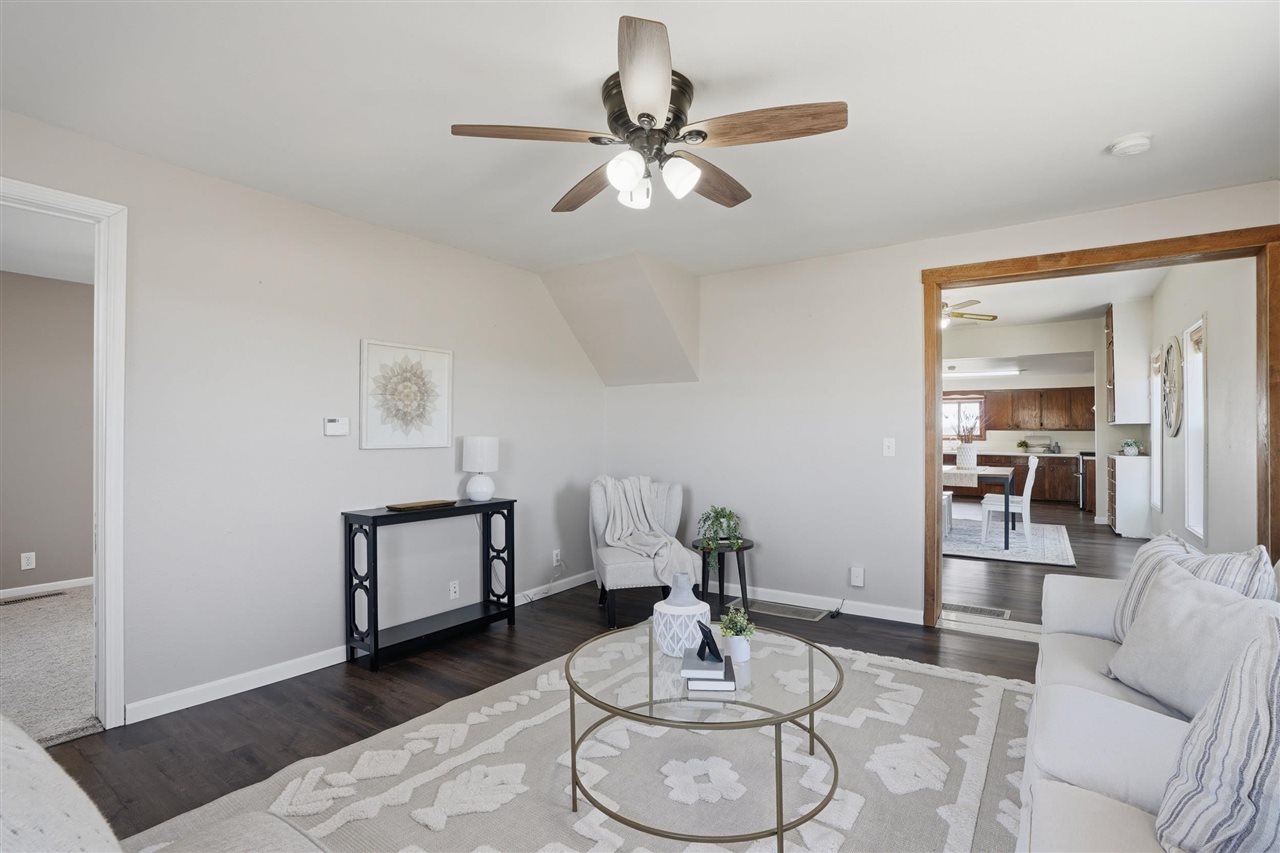2789 Highway 22 Riverside IA 52327