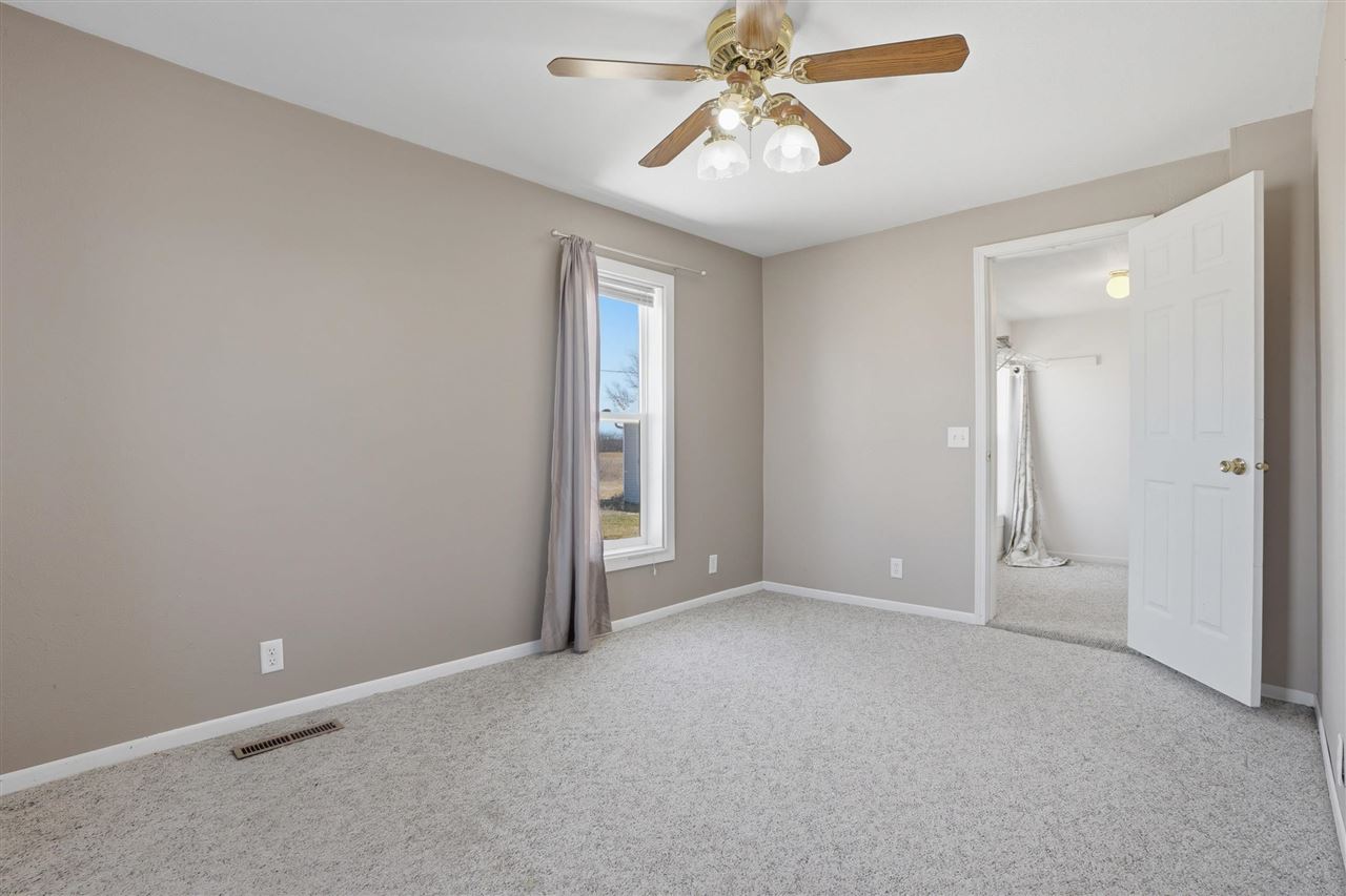 2789 Highway 22 Riverside IA 52327