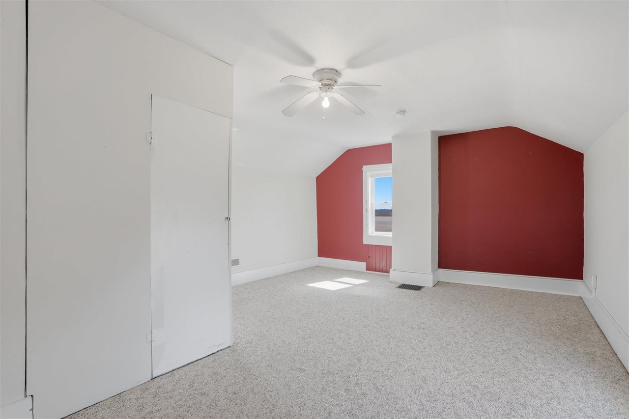 2789 Highway 22 Riverside IA 52327