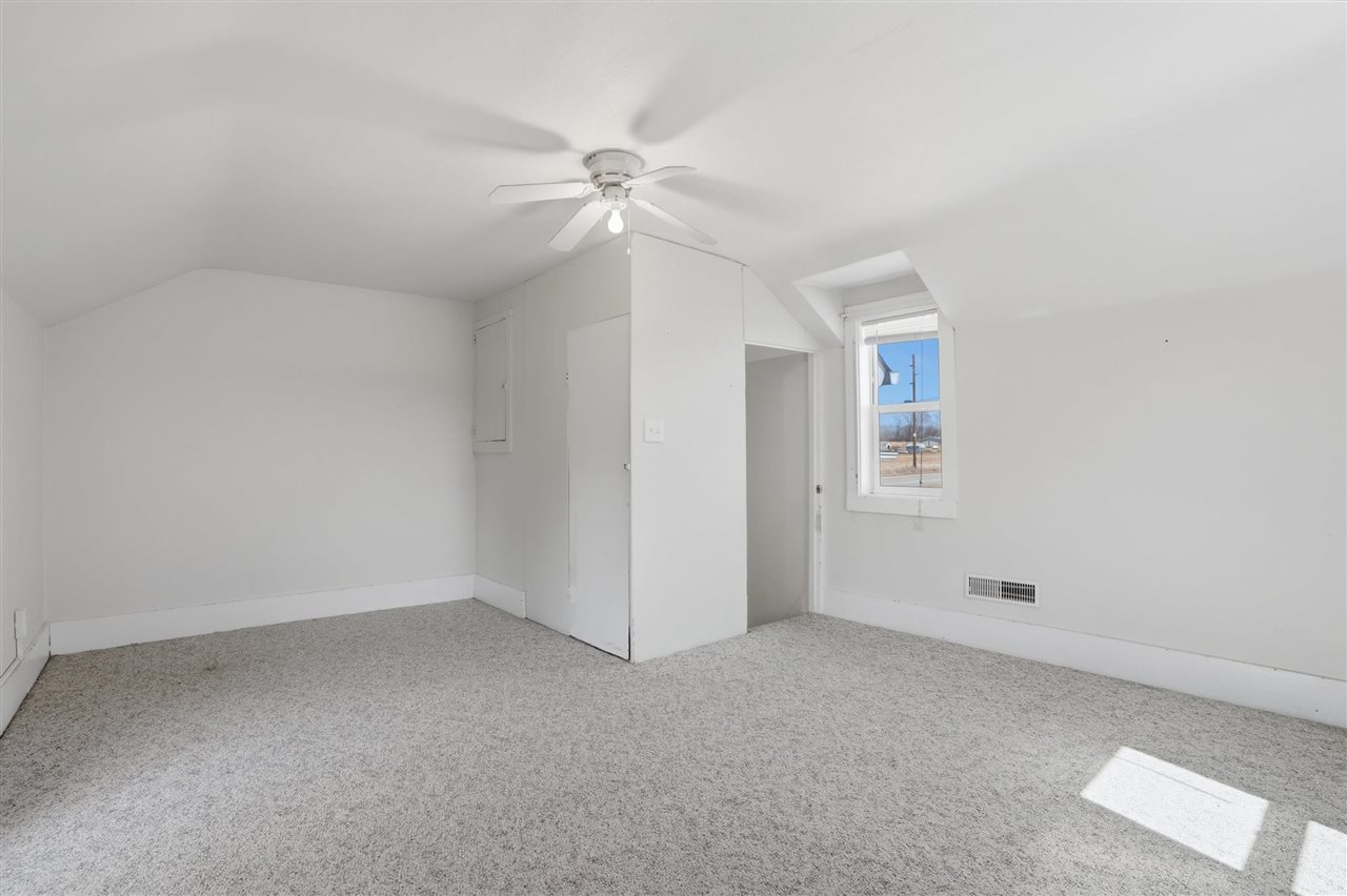 2789 Highway 22 Riverside IA 52327