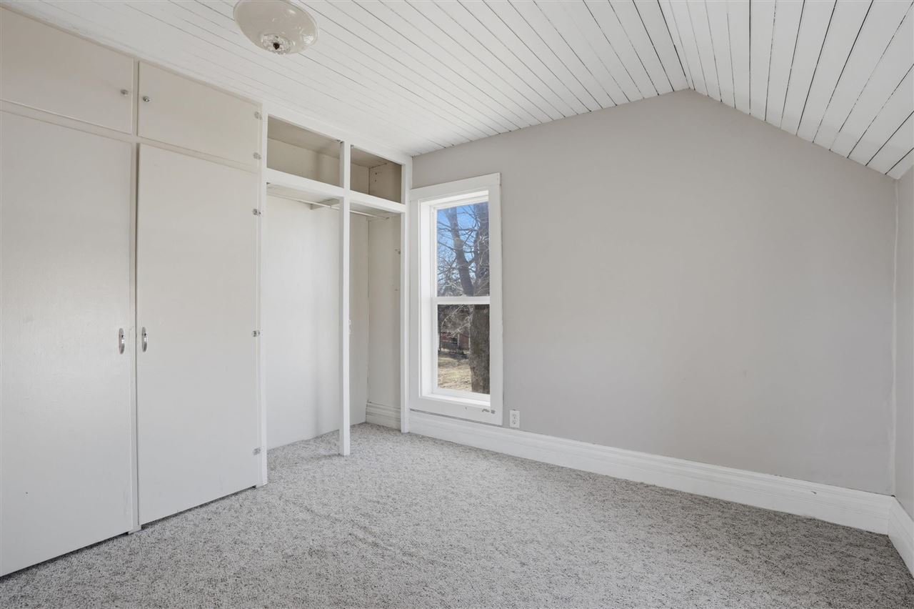 2789 Highway 22 Riverside IA 52327