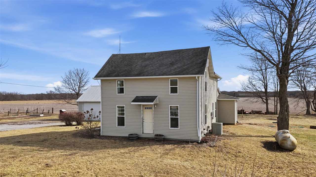 2789 Highway 22 Riverside IA 52327