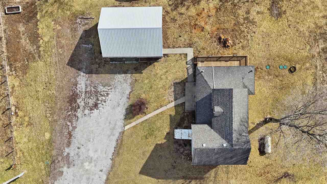 2789 Highway 22 Riverside IA 52327