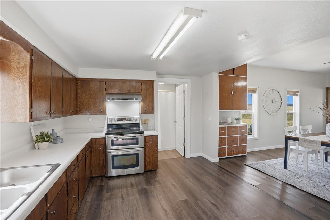 2789 Highway 22 Riverside IA 52327