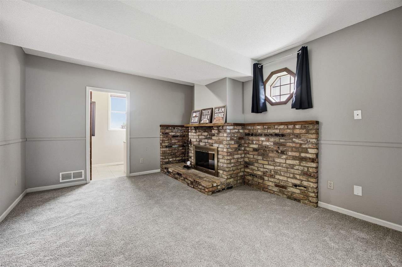 131 Penfro Drive Iowa City IA 52246