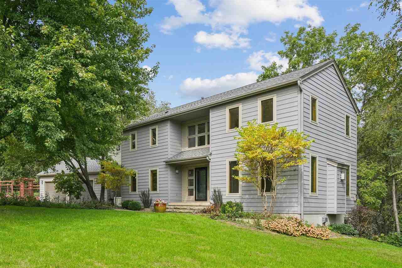 Iowa City IA, 17 Briar Ridge Drive NE