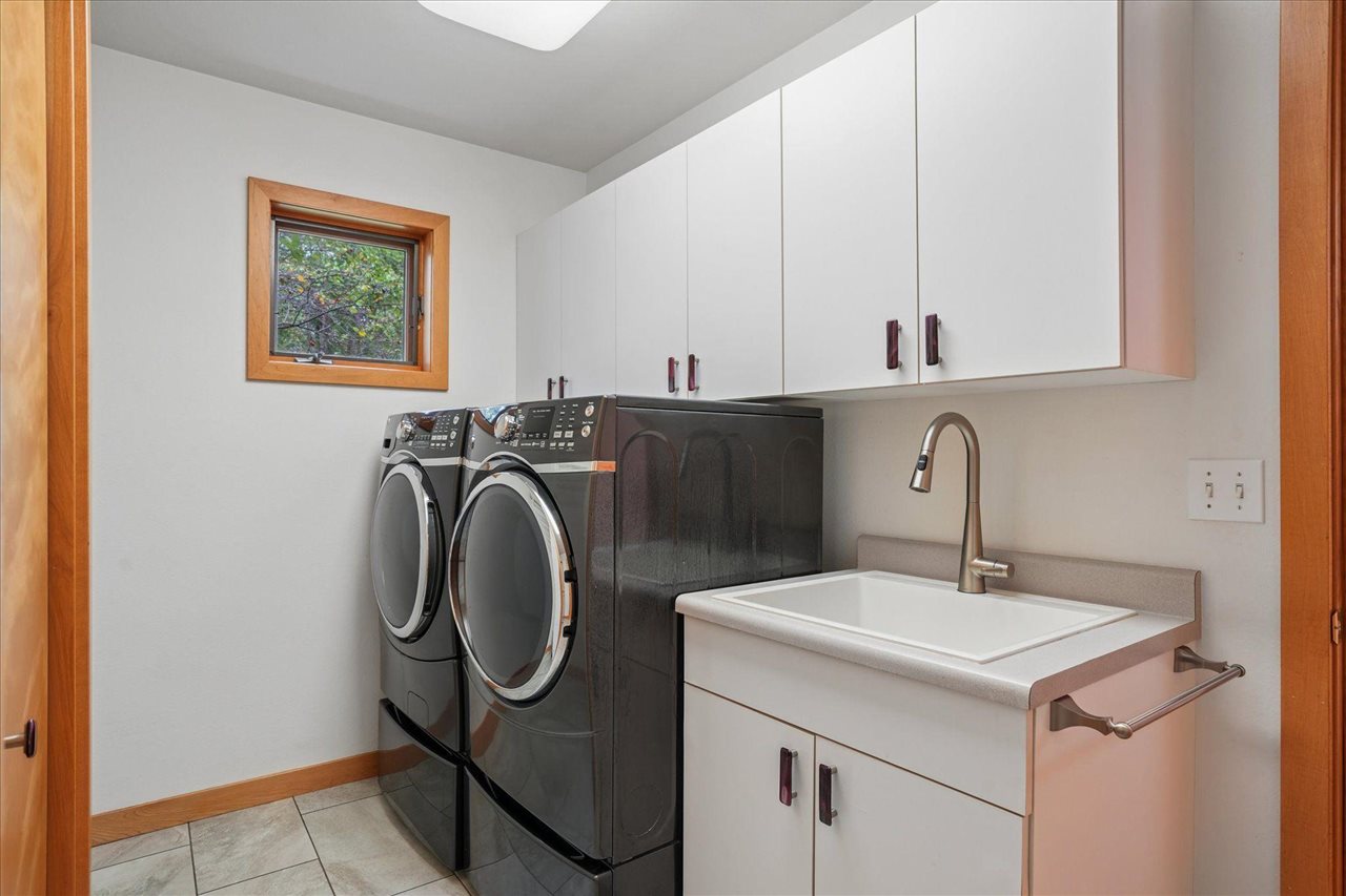 17 Briar Ridge Drive NE Iowa City IA 52240