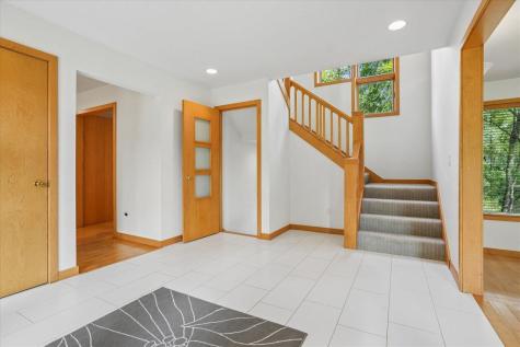 17 Briar Ridge Drive NE Iowa City IA 52240