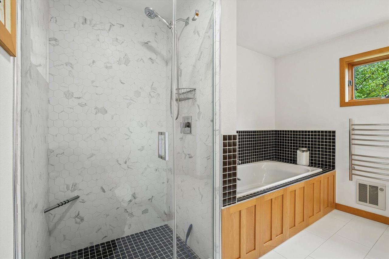 17 Briar Ridge Drive NE Iowa City IA 52240