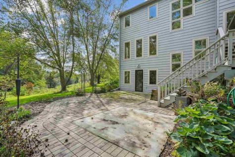 17 Briar Ridge Drive NE Iowa City IA 52240