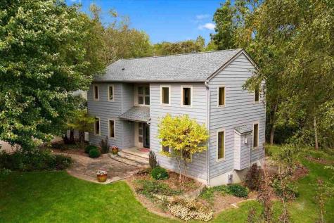 17 Briar Ridge Drive NE Iowa City IA 52240