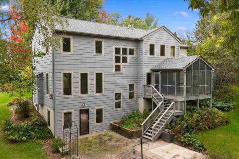 17 Briar Ridge Drive NE Iowa City IA 52240