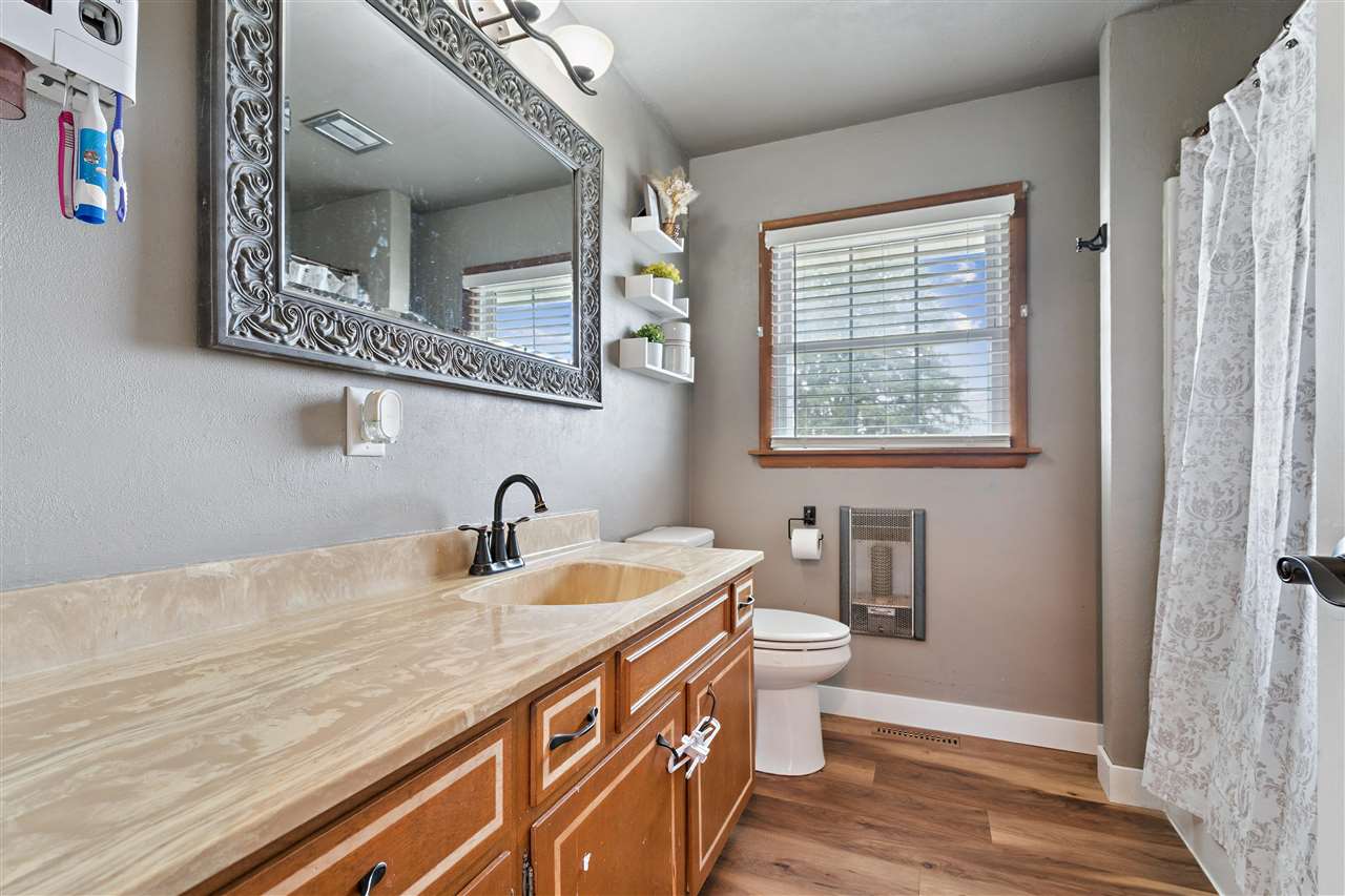 325 Division Street Swisher IA 52338