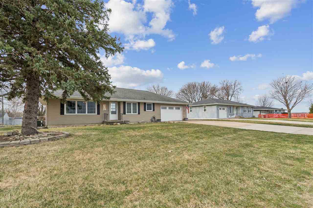 325 Division Street Swisher IA 52338