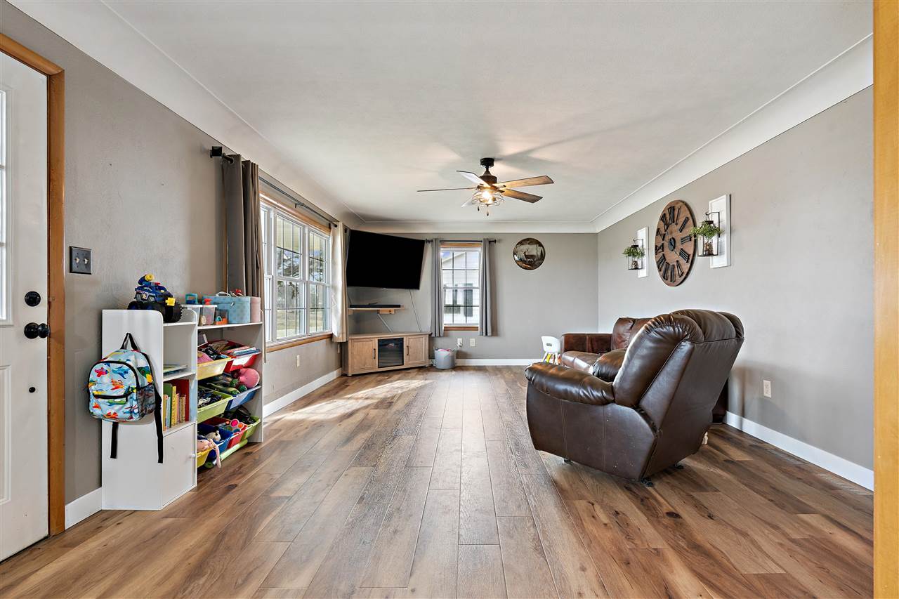 325 Division Street Swisher IA 52338