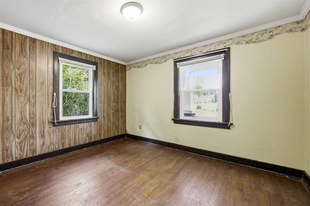 1621 Oakland Road NE Cedar Rapids IA 52402