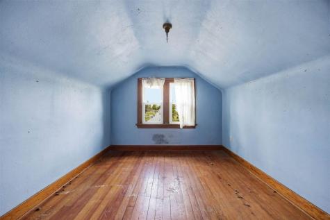 1621 Oakland Road NE Cedar Rapids IA 52402