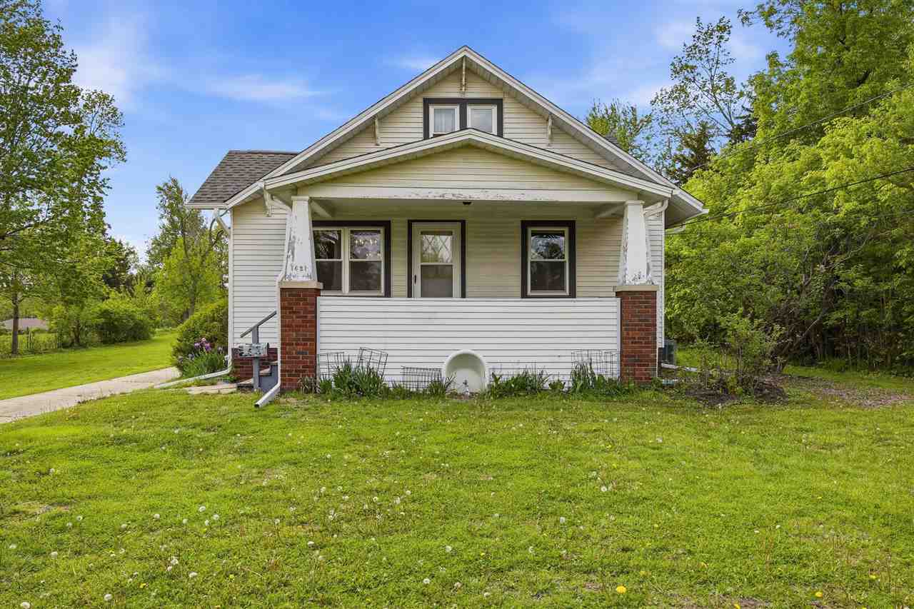 1621 Oakland Road NE Cedar Rapids IA 52402