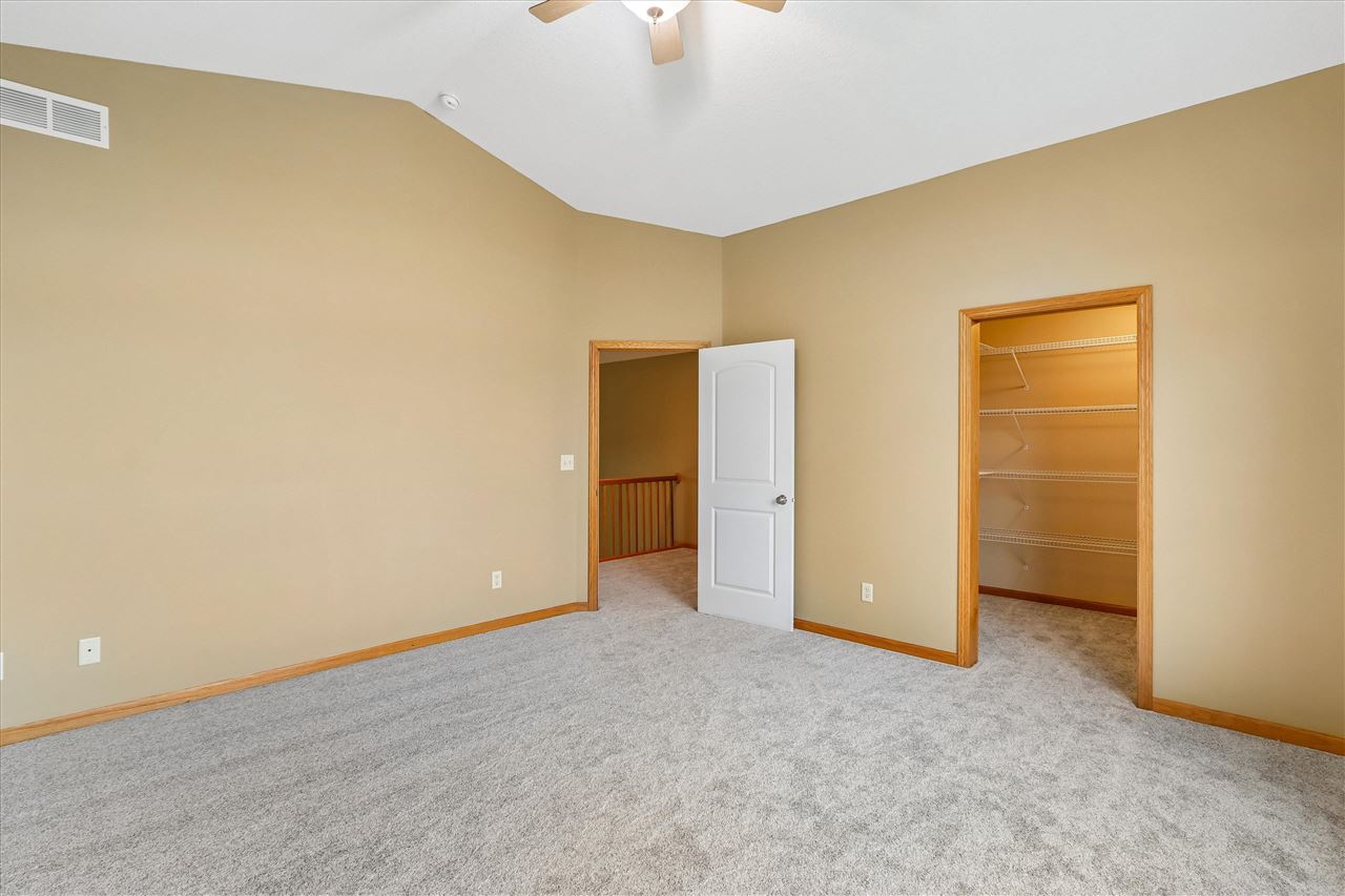 113 Bedford Road Williamsburg IA 52361