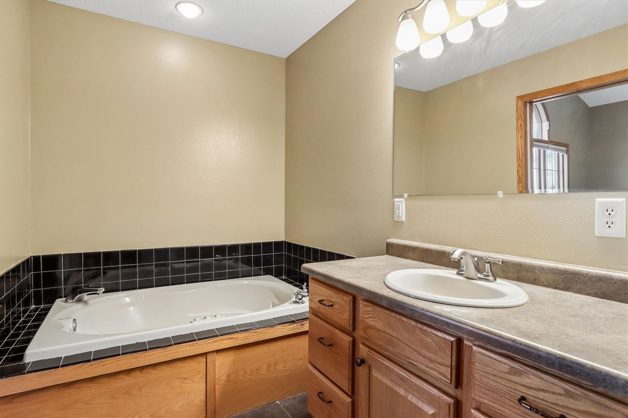 113 Bedford Road Williamsburg IA 52361