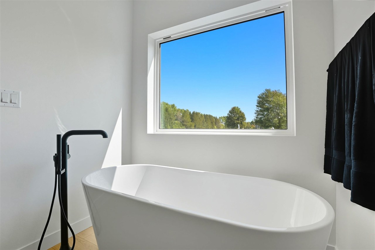 4218 Pleasant Valley Drive SE Iowa City IA 52240