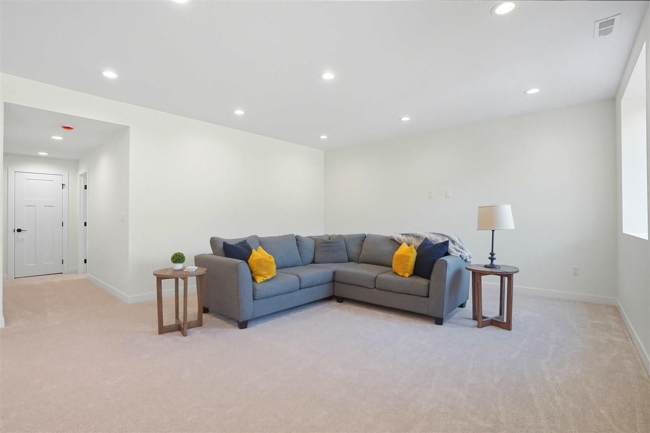 4218 Pleasant Valley Drive SE Iowa City IA 52240