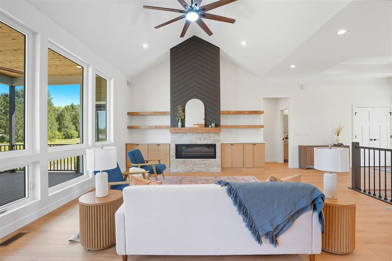 4218 Pleasant Valley Drive SE Iowa City IA 52240