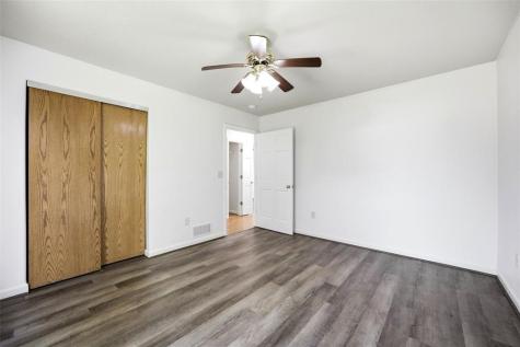 1542 Dickenson Lane Iowa City IA 52240