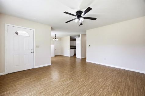 1542 Dickenson Lane Iowa City IA 52240