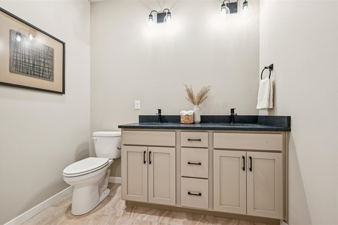 870 Kaiser Street North Liberty IA 52317