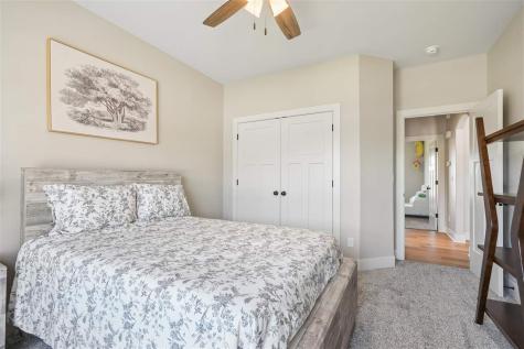 6118 NE Rapids Ridge Road Cedar Rapids IA 52411