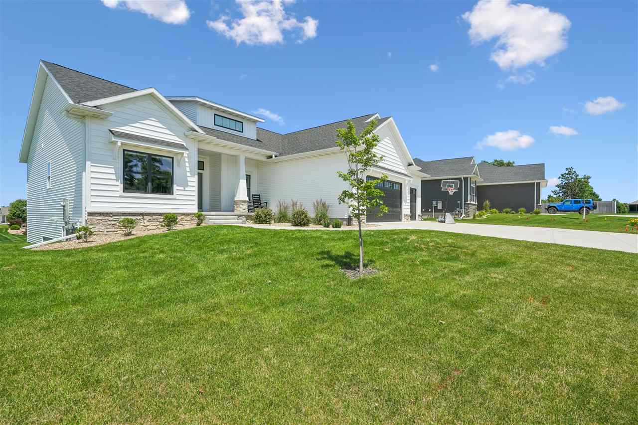 6118 NE Rapids Ridge Road Cedar Rapids IA 52411