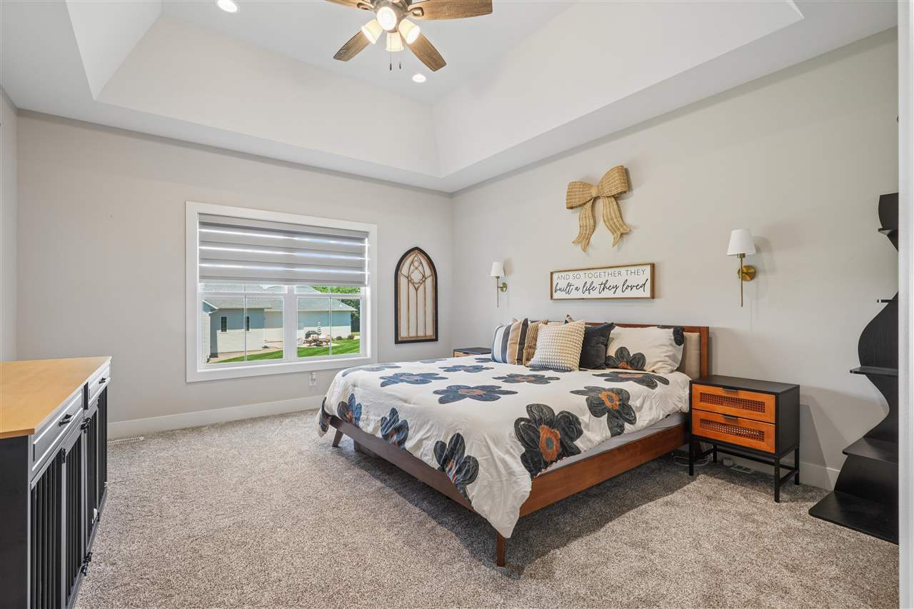 6118 NE Rapids Ridge Road Cedar Rapids IA 52411
