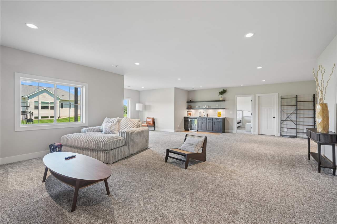6118 NE Rapids Ridge Road Cedar Rapids IA 52411