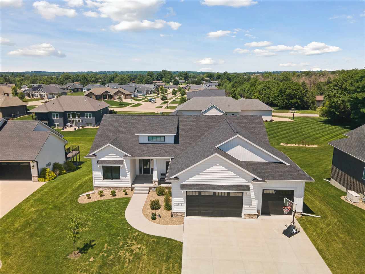 6118 NE Rapids Ridge Road Cedar Rapids IA 52411