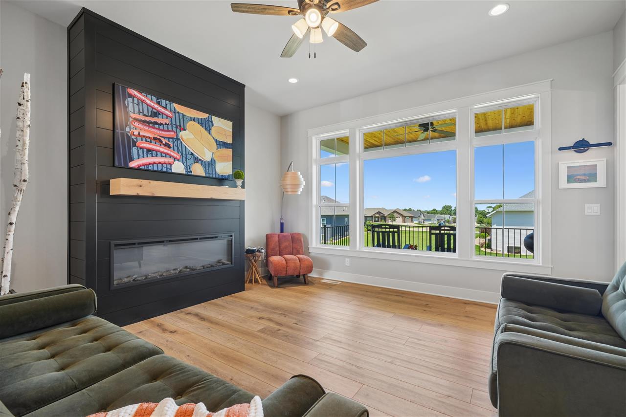 6118 NE Rapids Ridge Road Cedar Rapids IA 52411
