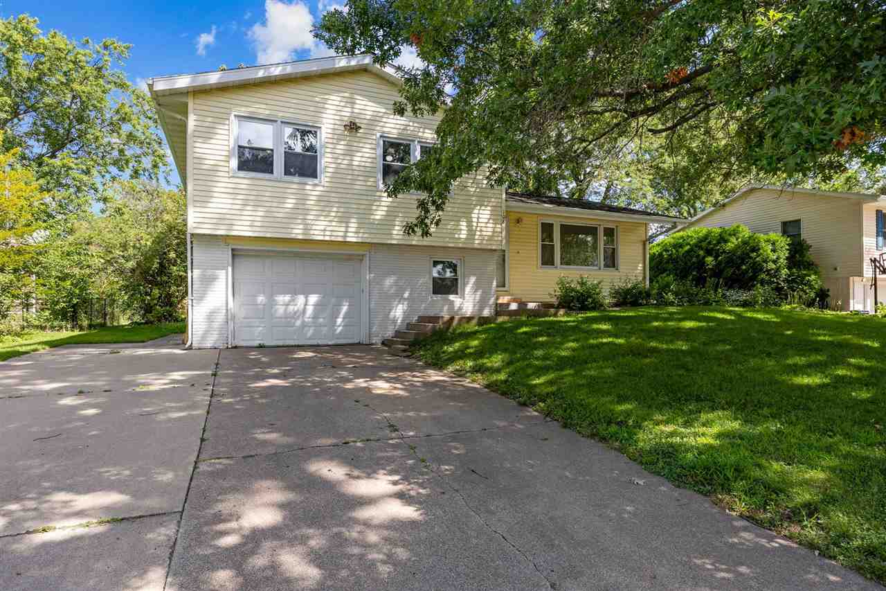 108 Parkview Court Tipton IA 52772