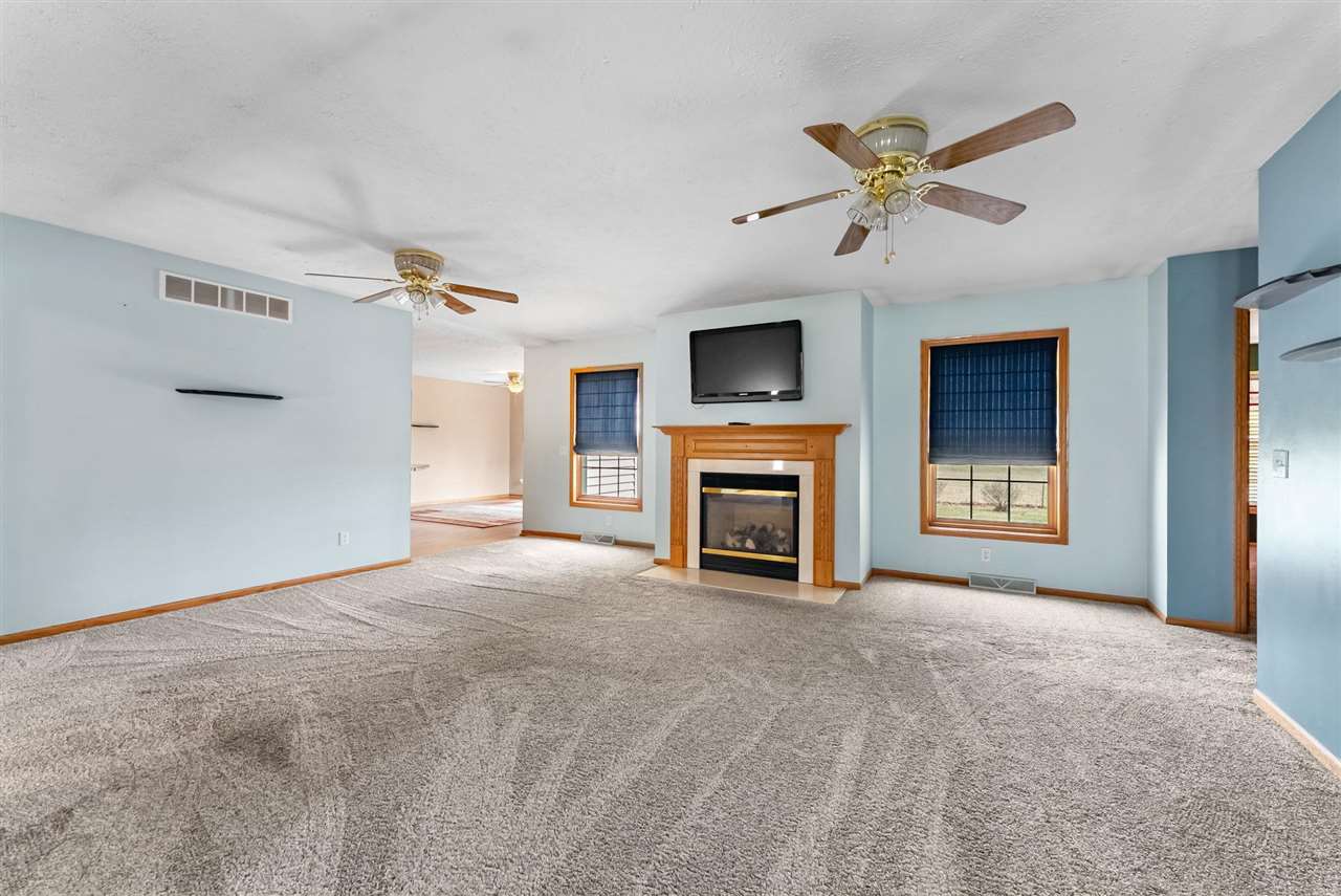 920 S 4th Street Wapello IA 52653