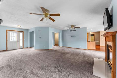 920 S 4th Street Wapello IA 52653