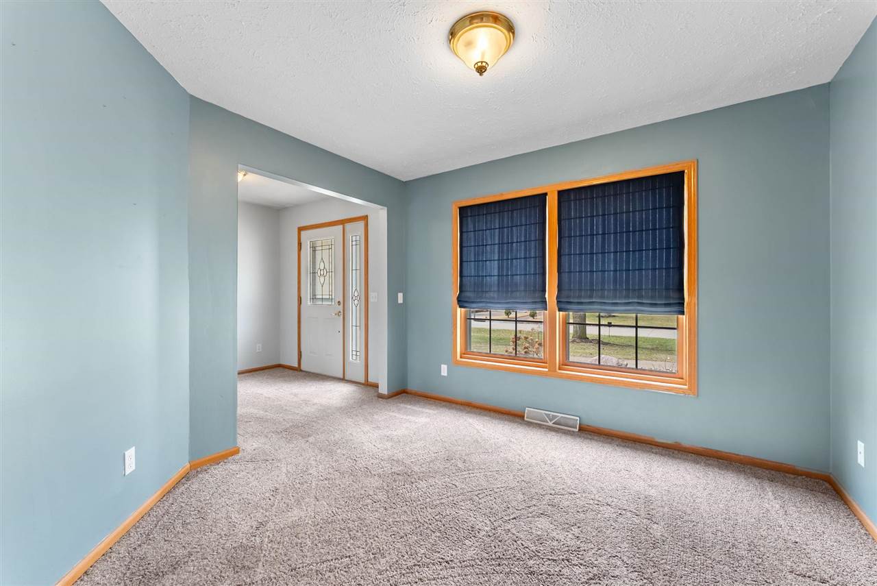 920 S 4th Street Wapello IA 52653