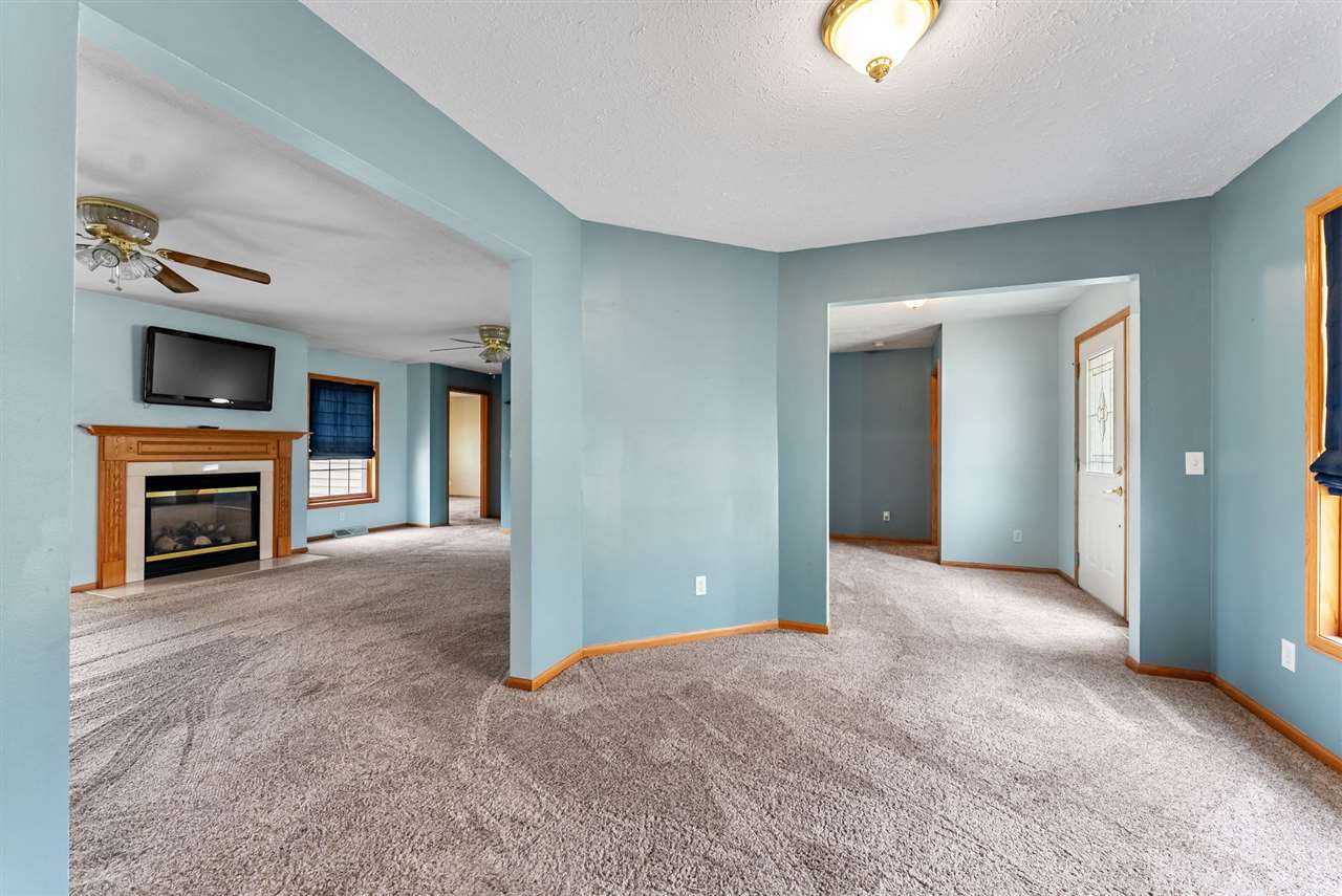 920 S 4th Street Wapello IA 52653