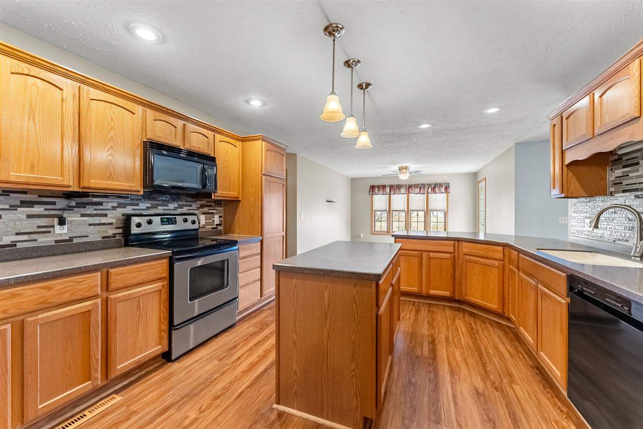 920 S 4th Street Wapello IA 52653