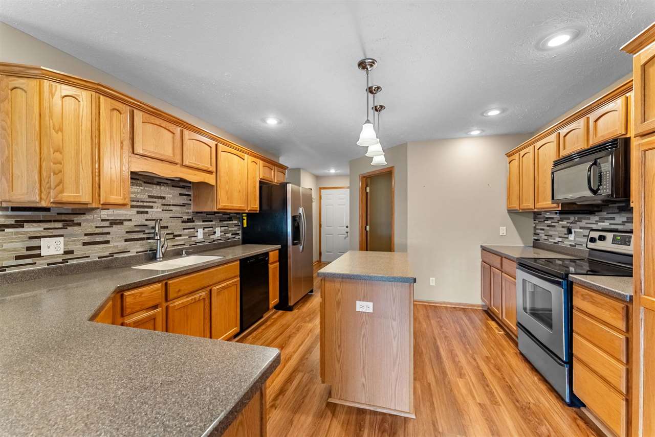 920 S 4th Street Wapello IA 52653