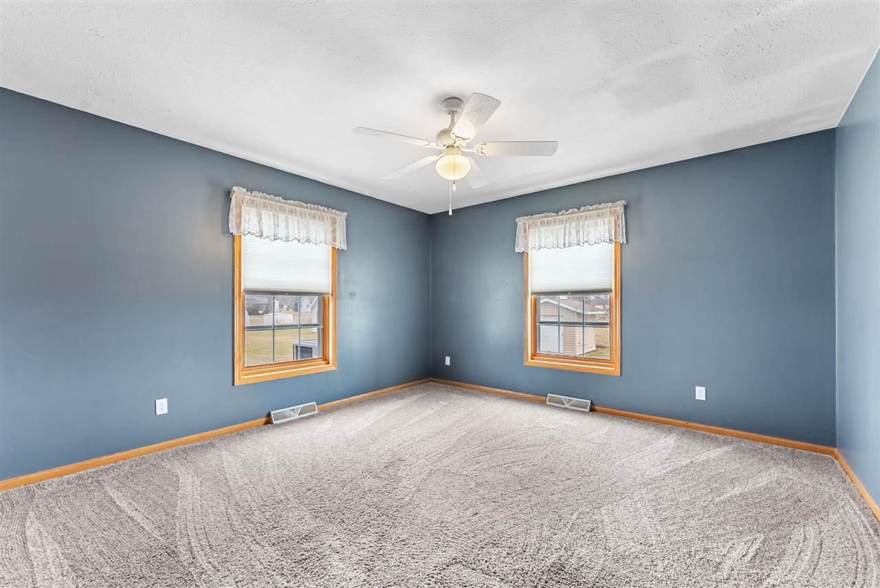 920 S 4th Street Wapello IA 52653