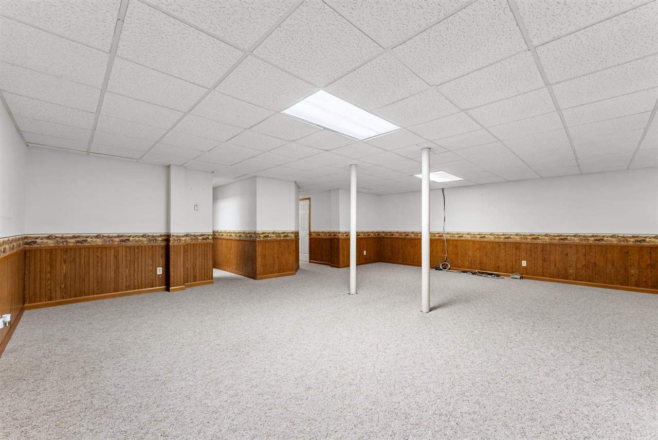920 S 4th Street Wapello IA 52653