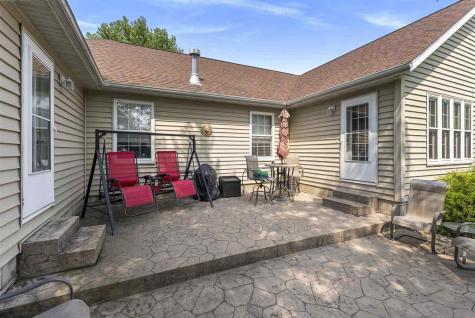 920 S 4th Street Wapello IA 52653