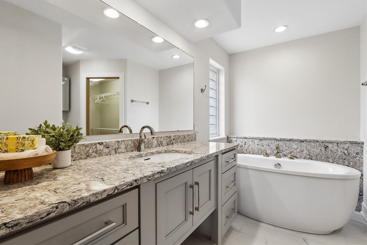 445 Breconshire Lane Coralville IA 52241