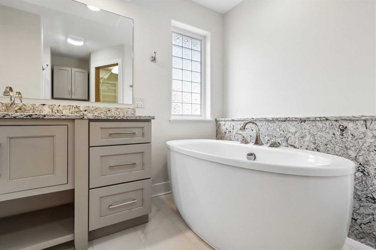 445 Breconshire Lane Coralville IA 52241