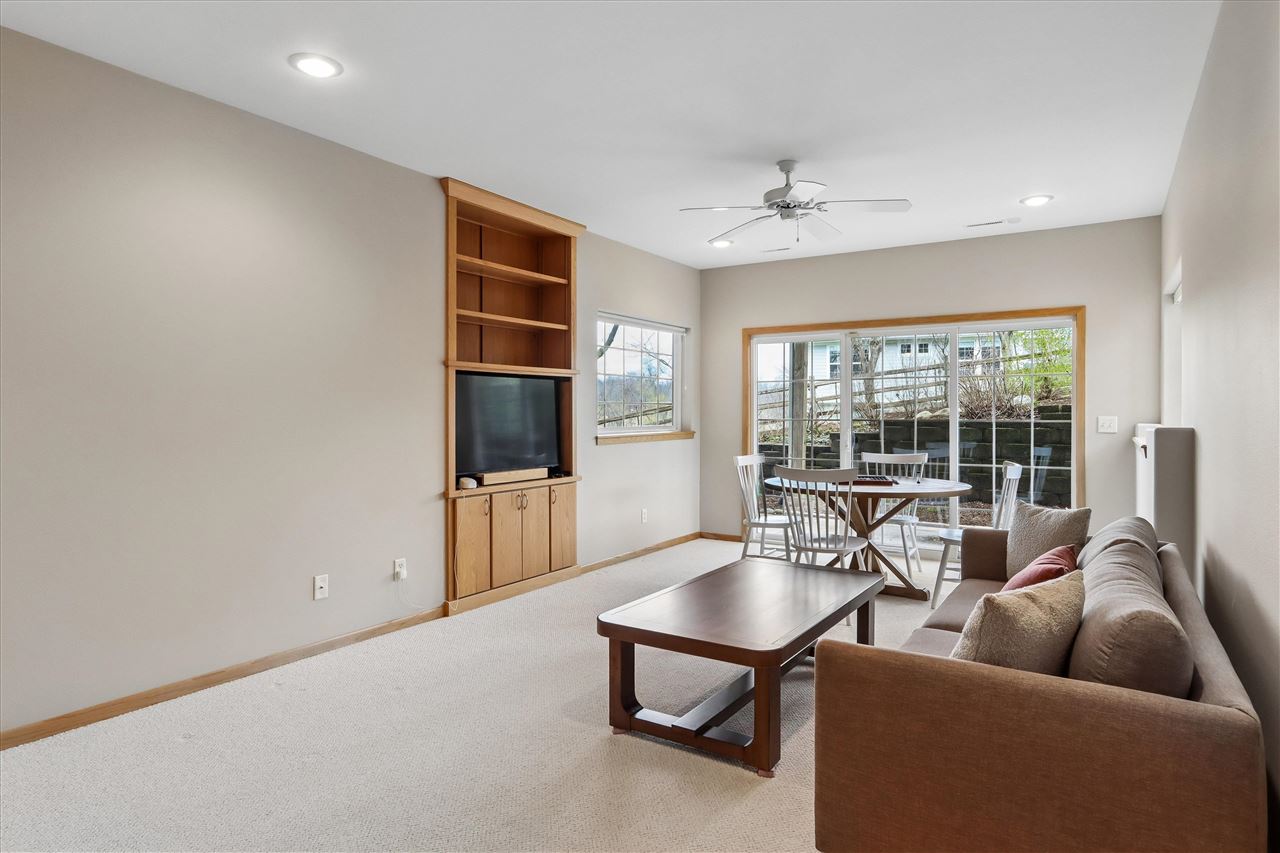 445 Breconshire Lane Coralville IA 52241